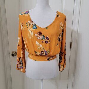 Patrons of Peace Size S Dark Apricot Floral Cropped Tie Back 3/4 Bell Sleeve Top